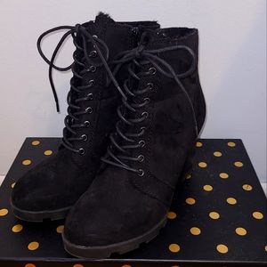 Heeled boots